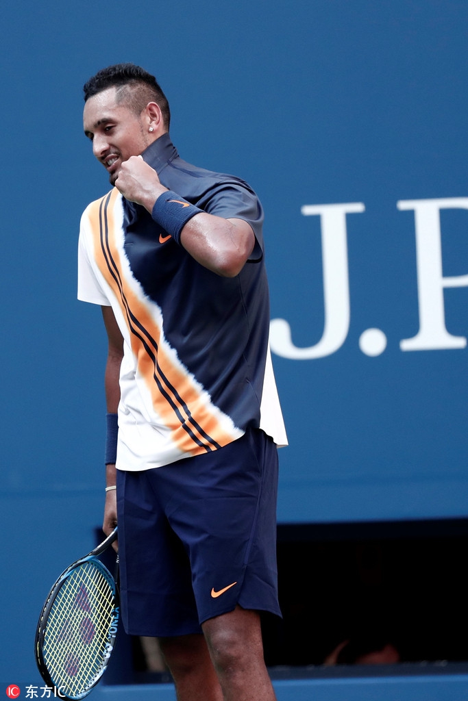 AYXSPORT - 深圳男篮训练开放日;赛后内部沟通引欢呼;欧篮联在即;临场指挥获称赞