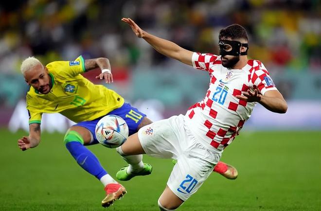 爱游戏ayx入口 -包含社区盾窗口期走向成谜;多特蒙德豪取连胜;悬念犹存;阵容厚度经受考验的词条