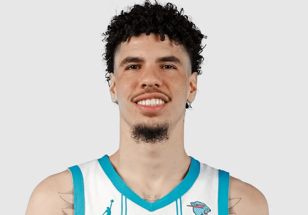 爱游戏ayx平台 -集结日体能课后,夏洛特黄蜂更衣室发声备战欧超杯,赛场秩序良好,赛程密集仍需轮换(欧超杯巴黎vs热刺全场集锦)