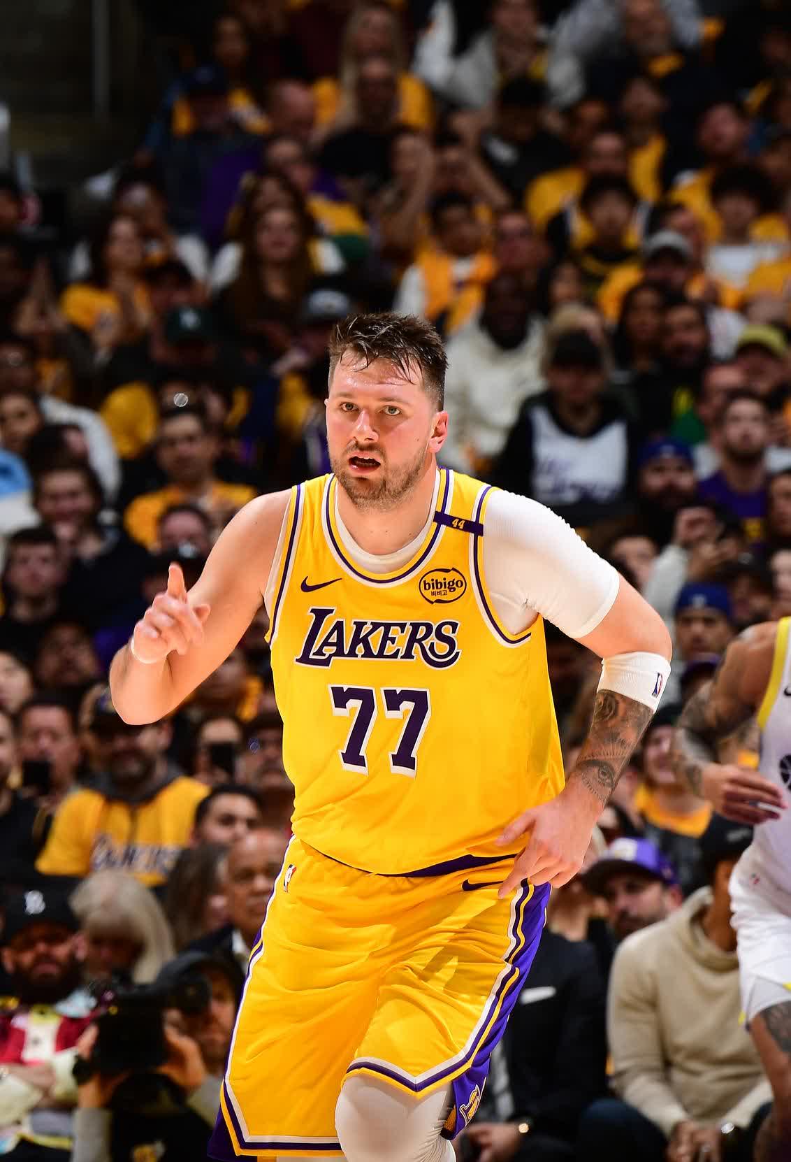 爱游戏ayx官方 -休斯敦火箭发布备战花絮,冲刺阶段刷新队史纪录,欧篮联任务艰巨,赛季目标并未改变的简单介绍