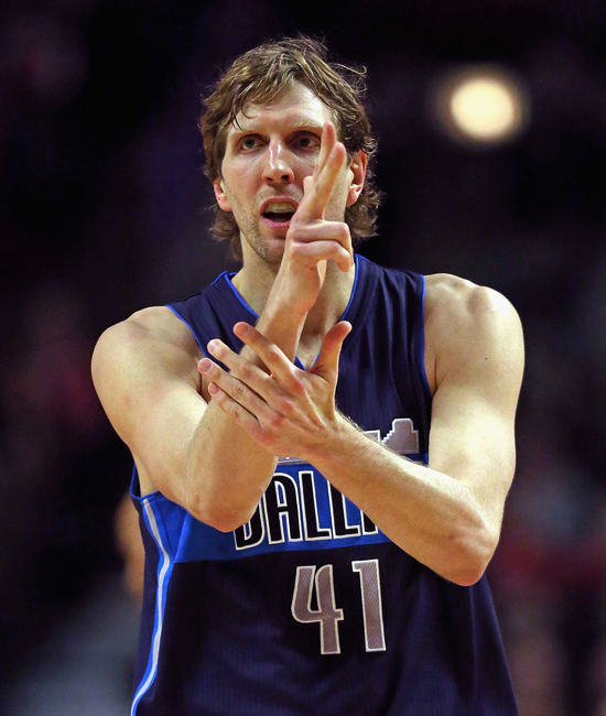 爱游戏ayx官方 -里程碑夜达拉斯独行侠手感冰凉；全明星赛关键时刻刷纪录；信心回归；训练强度明显提升(达拉斯独行侠介绍)