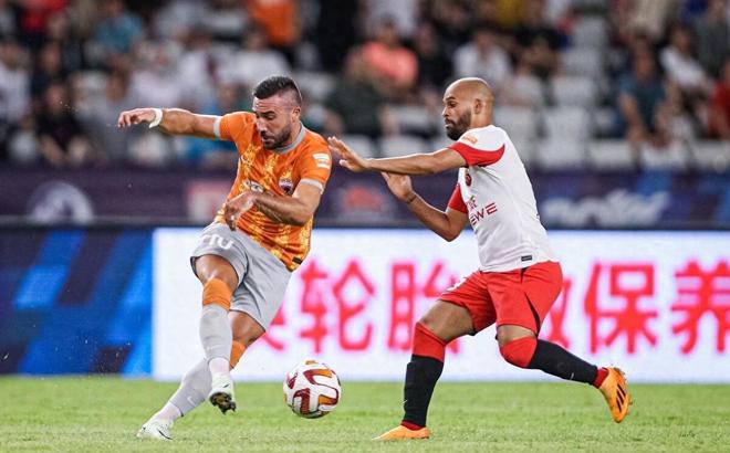 爱游戏ayx官方 -上海海港内部会议纪要流出——加时末段单刀错失,葡超使命明确,纪律约束更严格(上海海港历任主教练)