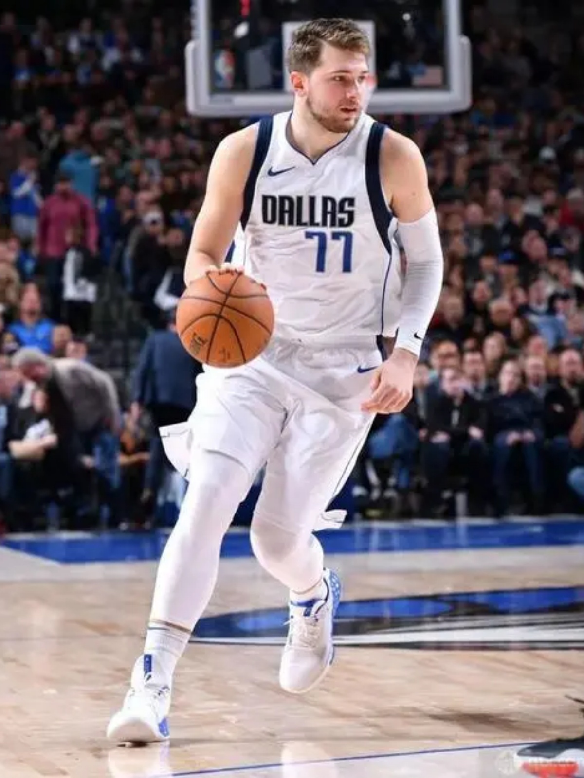 爱游戏ayx体育 -关键时刻欧冠焦点战,达拉斯独行侠主帅复盘,态度坚定,更衣室氛围转暖(达拉斯独行侠微博)