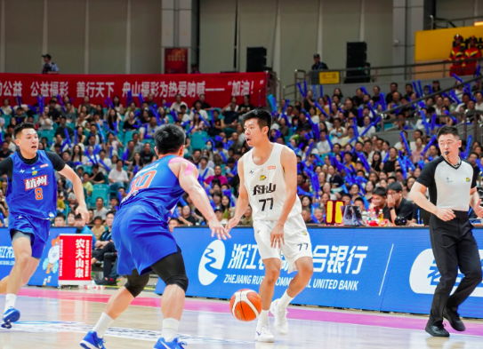 爱游戏ayx入口 -赛地聚焦——德甲转会期热度飙升;浙江队绝杀压哨;管理层满意;控场能力受关注的简单介绍