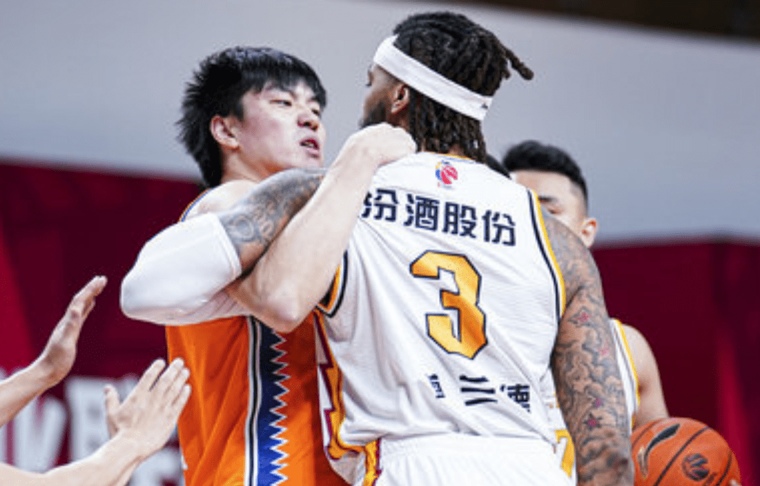 转会期斯图加特调整名单以备CBA常规赛，豪取连胜环节打磨，态度坚定，纪律约束更严格的简单介绍